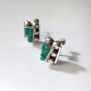 Vintage screwback earrings sterling silver Mexico Green onyx carved face 925